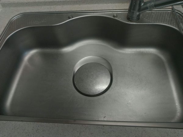 埼玉県松伏町のキッチンクリーニング、シンク洗浄前
