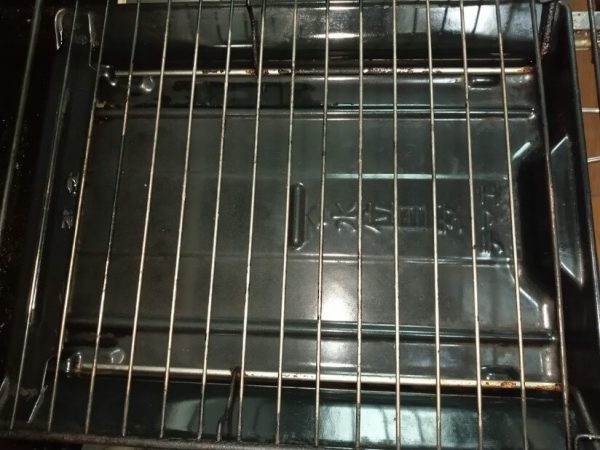 東京都足立区のハウスクリーニング事例、魚焼きグリルの洗浄後【お掃除どんちゃん】