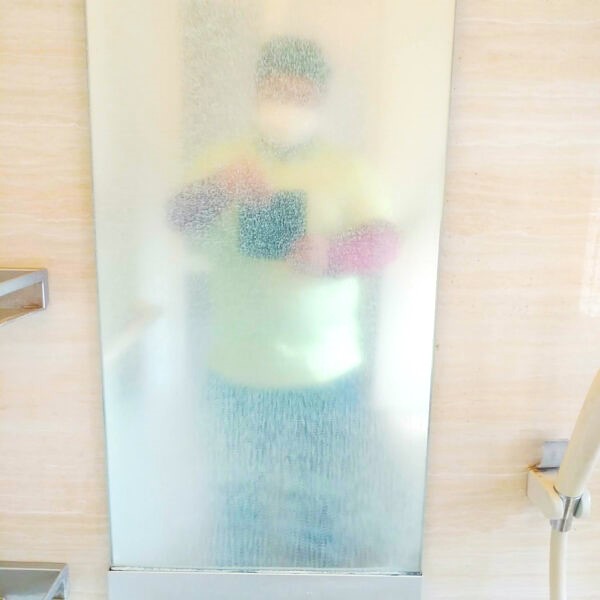 埼玉県春日部市の浴室クリーニング、浴室鏡の研磨、作業前【お掃除どんちゃん】