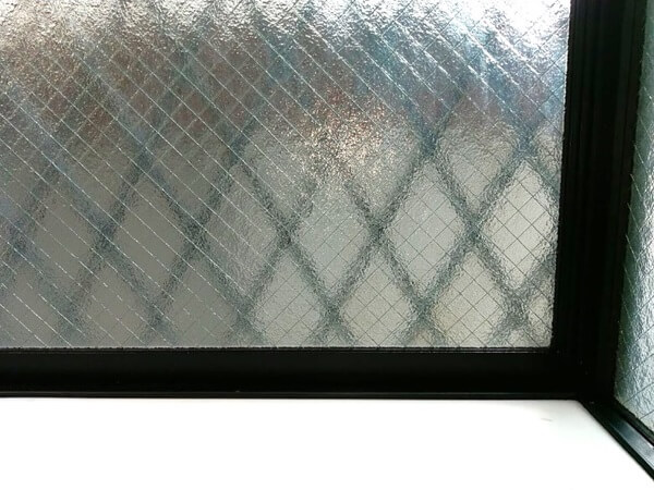 埼玉県草加市の窓クリーニング、窓のカビ除去後【お掃除どんちゃん】