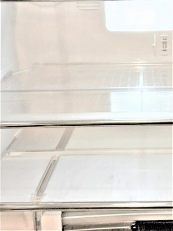 埼玉県草加市の冷蔵庫クリーニング、冷蔵庫室内の洗浄後【お掃除どんちゃん】