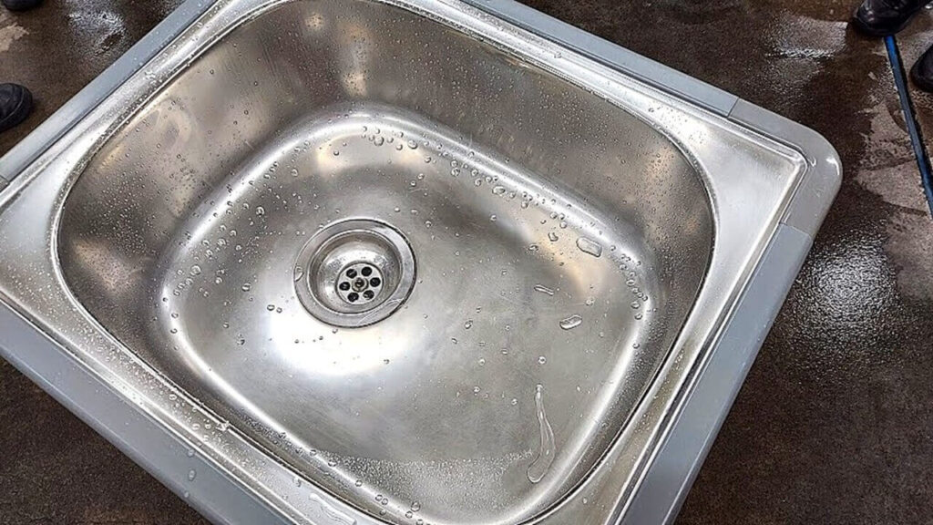 キッチンKeeperコーティング後に輝くシンクの仕上がり(東京都足立区)【お掃除どんちゃん】