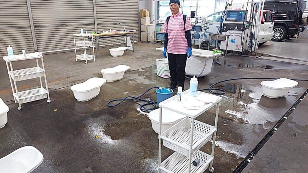 お風呂Keeper研修会の実技研修の様子(八潮市・足立区のお客様にも対応)【お掃除どんちゃん】