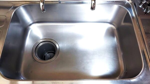 越谷市でキッチンのお掃除、シンクの洗浄後【お掃除どんちゃん】