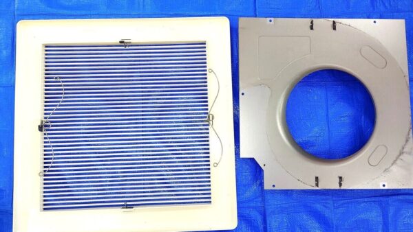 川口市で天井換気扇のクリーニング、分解後の換気扇カバー【お掃除どんちゃん】