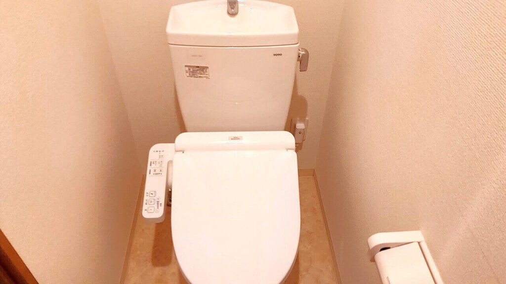 草加市の空室クリーニング、トイレ全体【お掃除どんちゃん】